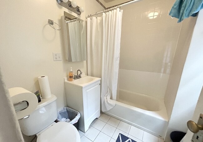 Building Photo - 39 Hemenway St