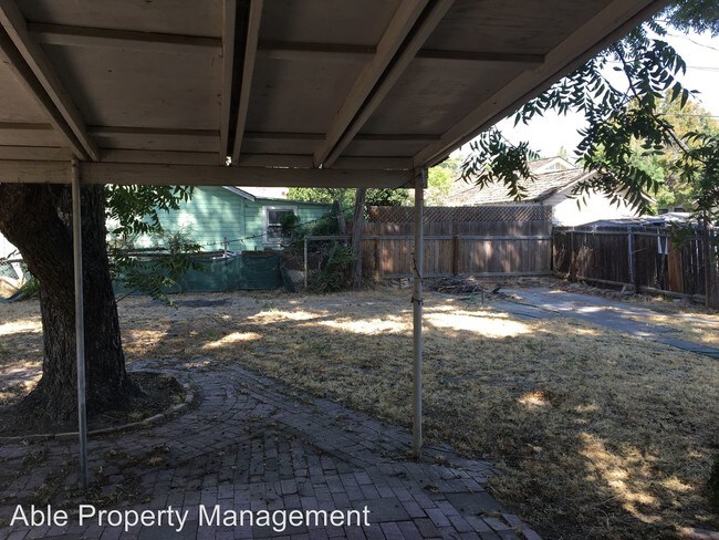 Building Photo - 2 br, 1 bath House - 517 G St.