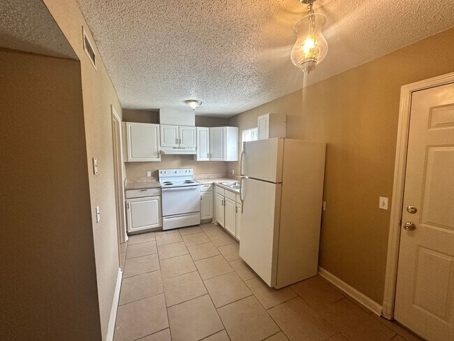 Building Photo - 1305 Breckenridge Dr