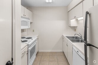 Building Photo - 8545 Summa Ave