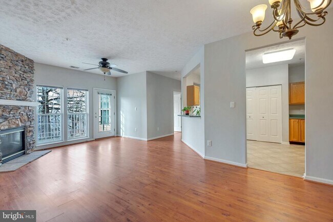 Foto del edificio - 2400 Chestnut Terrace Ct