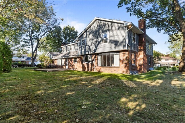 Foto del edificio - Magnificent 6 bedroom house in desirable H...