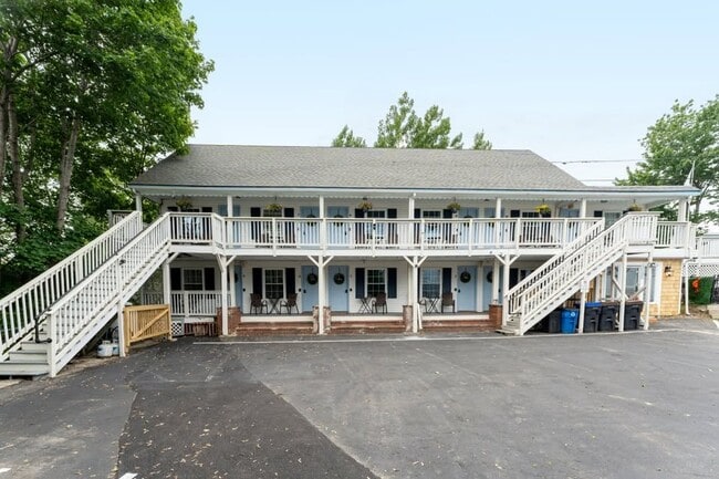 Building Photo - 6 Sunset Dr