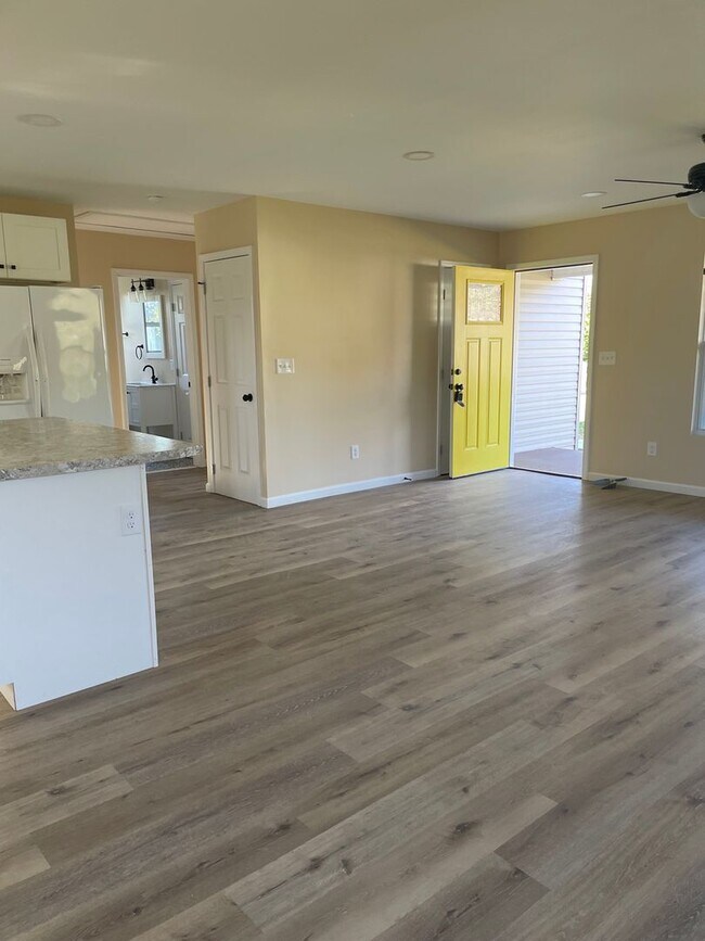 Foto del edificio - Knoxville 37914 - 2 bedroom 1 bath home - ...