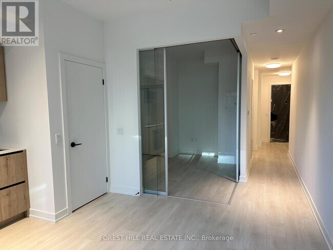 Photo du bâtiment - 117 Broadway Ave