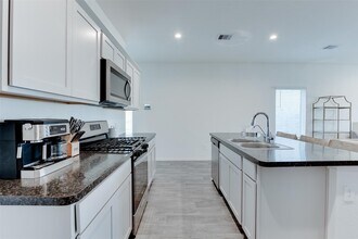 Building Photo - 5339 Tuscany Hills Ln