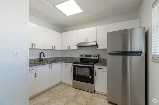 2 habitaciones, 1 baño - 800 pies cuadrados - Cocina - San Marco Apartments