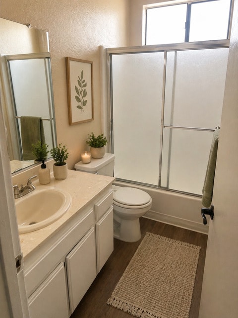 bathroom - 6134 Woodman Ave