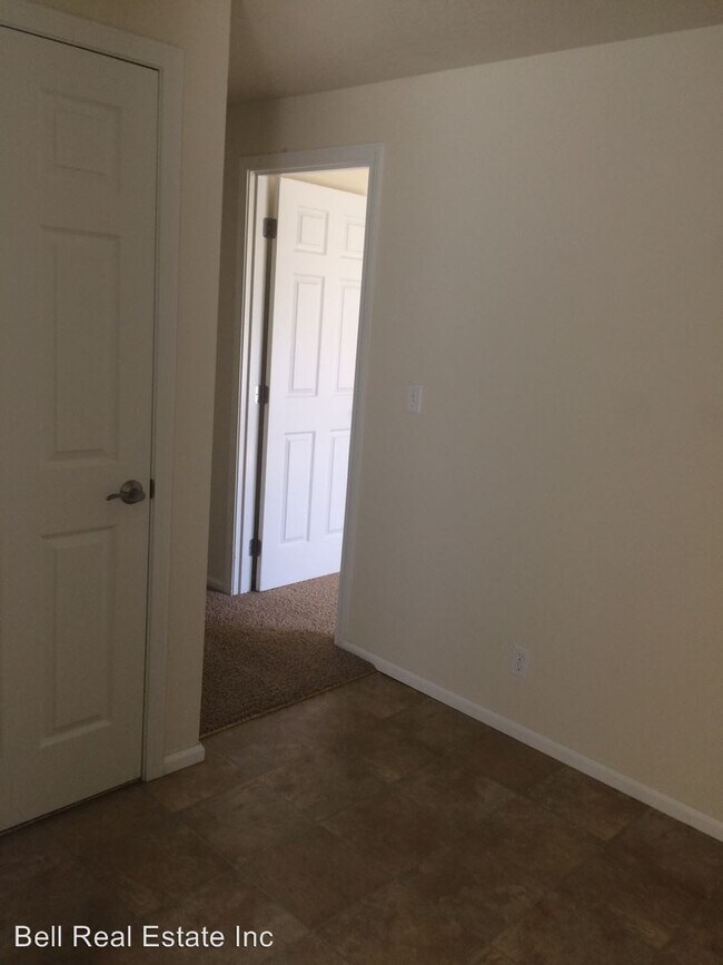 Building Photo - 3603-3603 Plumtree Dr