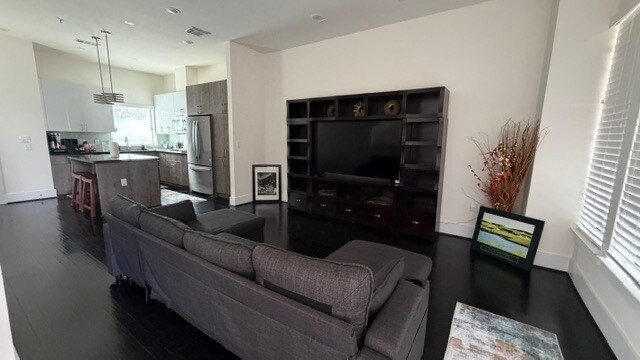 Foto del edificio - 2401 Crawford St