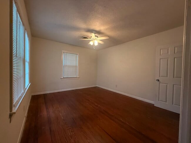 Building Photo - 111 Westridge Dr