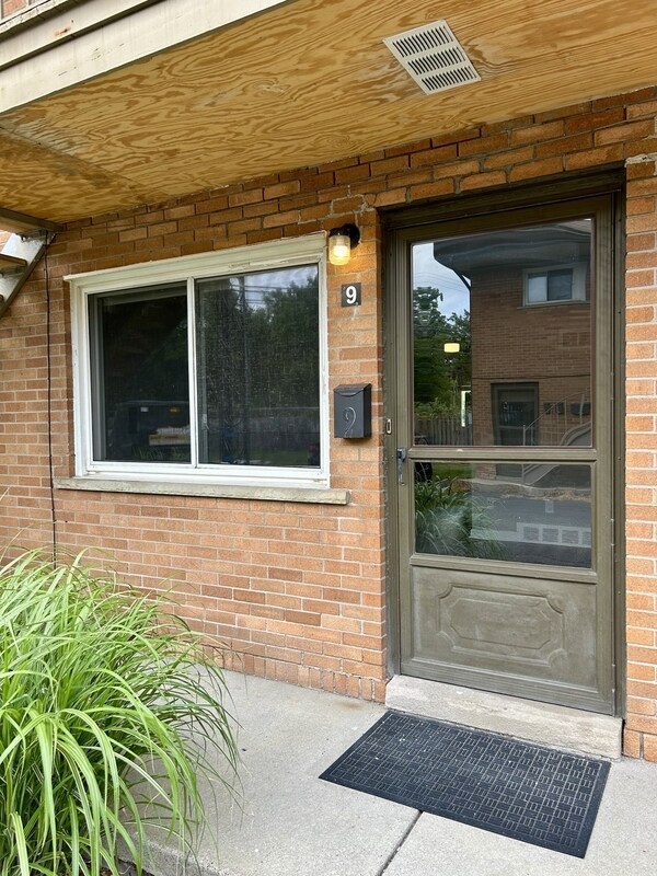 Foto del edificio - 1922 Goddard Rd