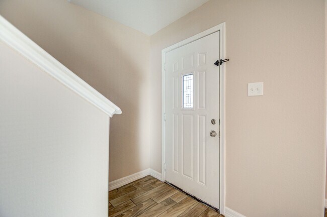 Entryway - 1434 16th St