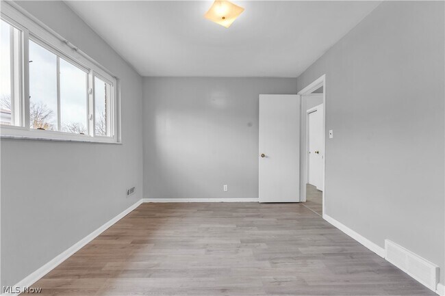 Foto del edificio - 2915 Snow Rd