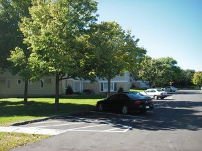 Building Photo - 150 Wayzata Blvd E