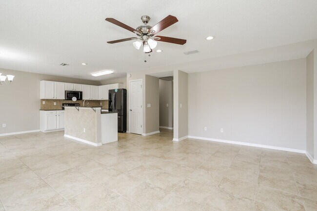 Building Photo - 7109 Beekman Lake Dr