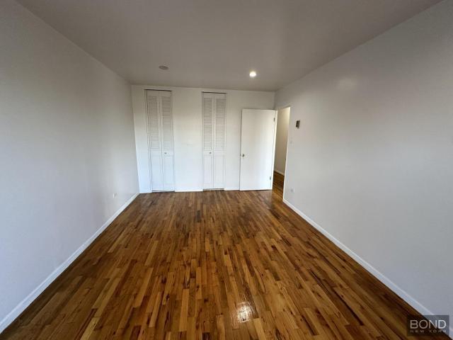 Building Photo - 1 bedroom in ASTORIA NY 11102