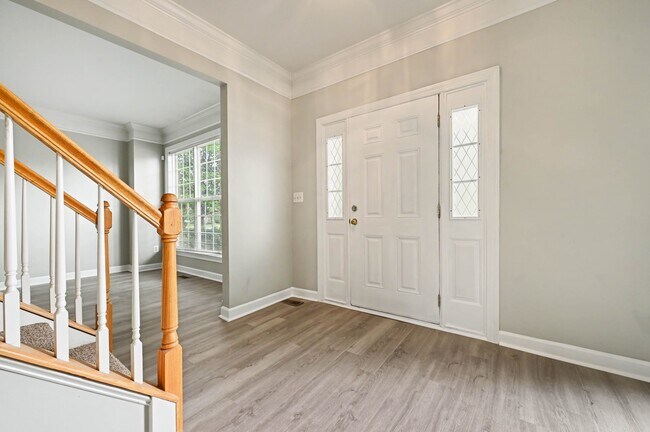 Foto del edificio - 1203 Fairfax Woods Dr