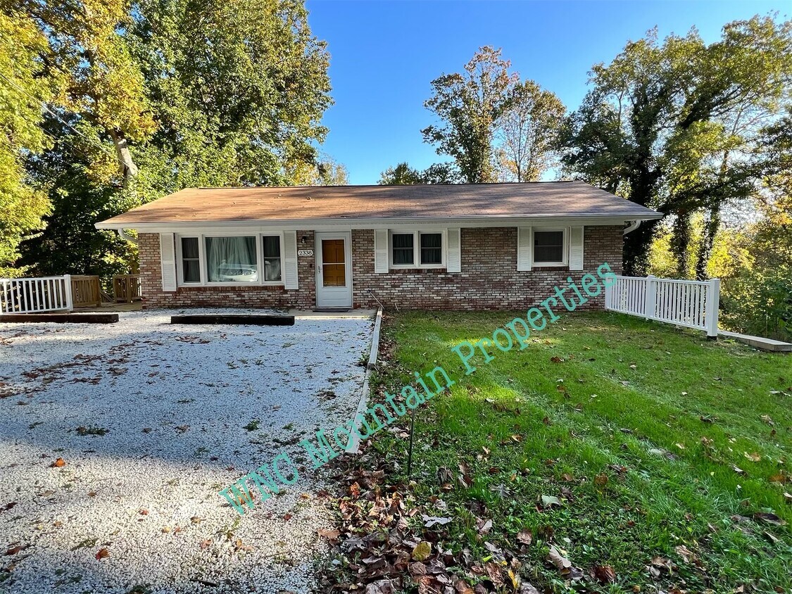 2338 Greater Druid Hills Blvd, Hendersonville, NC 28791 House Rental in Hendersonville, NC