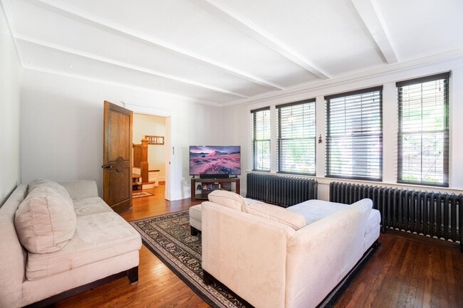 Building Photo - 6609 Church Ave