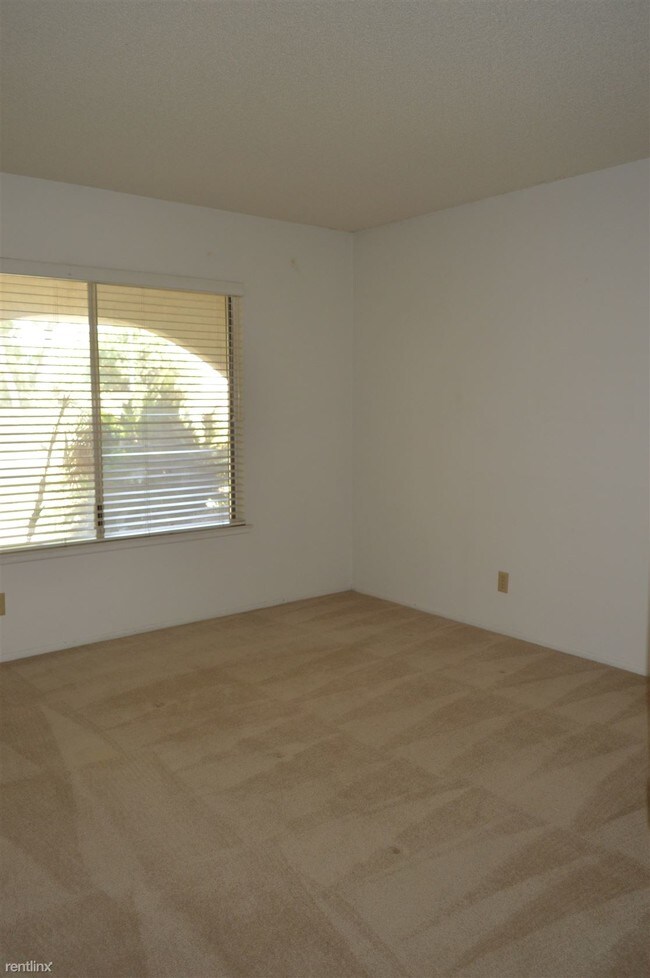Building Photo - 1240 Nutwood Ave