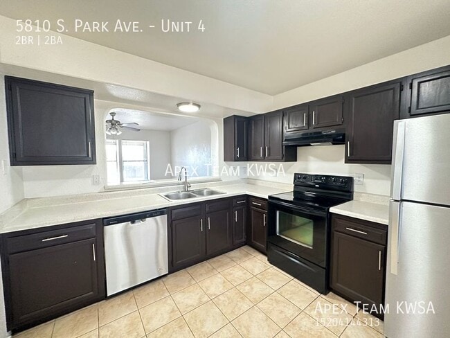 Building Photo - 5810 S Park Ave