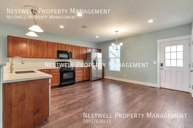 Foto del edificio - Charming 4-Bedroom Daybreak Townhome with ...