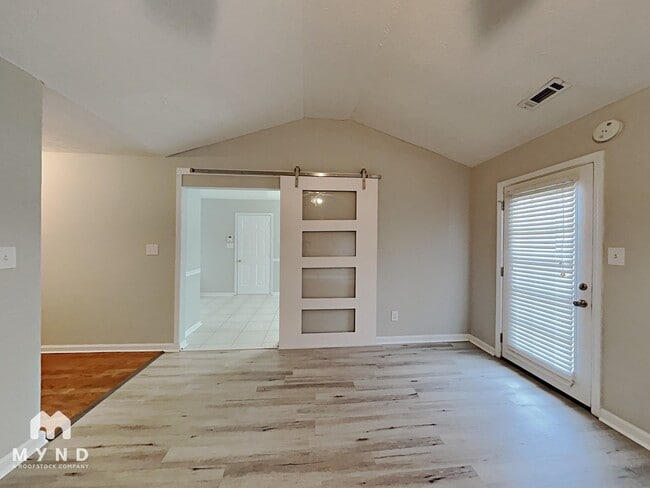 Building Photo - 11190 Knotty Pine Pl