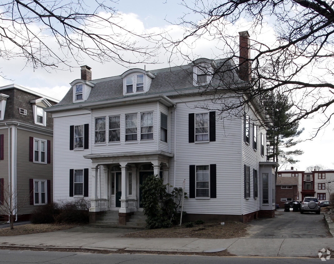 371373 Angell St, Providence, RI 02906 Apartments in Providence, RI