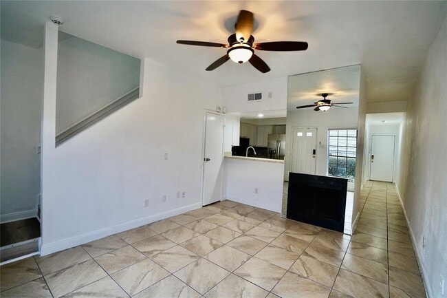 Building Photo - 8723 Victorian Village Dr