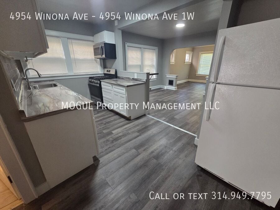 Primary Photo - 4954 Winona Ave