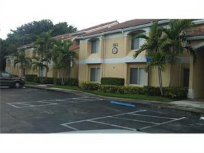 Building Photo - 2405 NW 33rd St