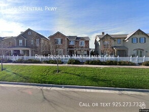 Building Photo - 1265 S Central Pkwy