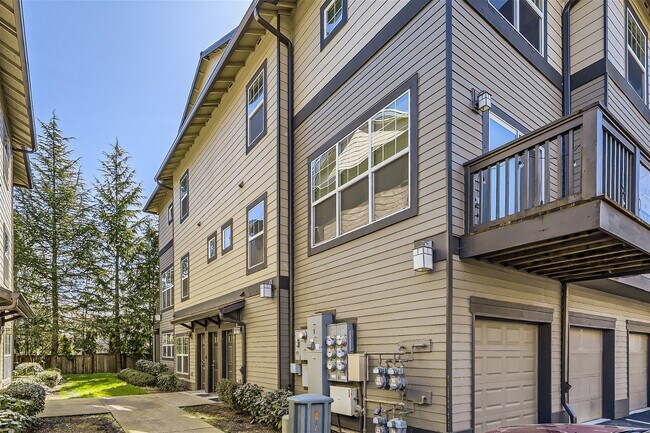 Building Photo - 22852 SW Forest Creek Dr