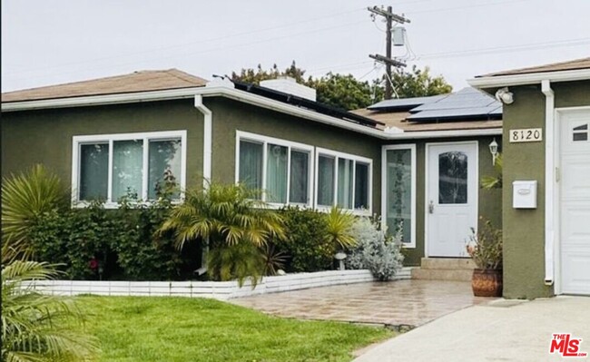 Foto del edificio - 8120 Winsford Ave
