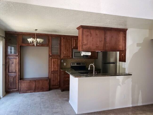 Building Photo - 2 br, 2 bath House - 1932 Dartmouth Dr NE