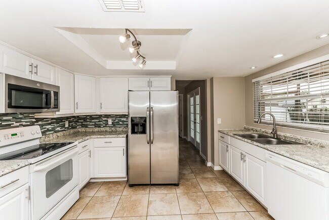 Foto del edificio - 7220 Bromley Dr