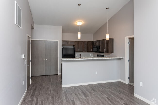 2BR, 2BA - 935SF - Westview Heights Apartments, LLC