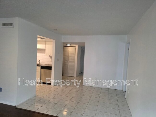 Photo - 605 N Keene Rd Apartment