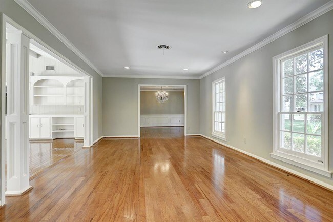 Foto del edificio - 11607 Shady Grove Ln