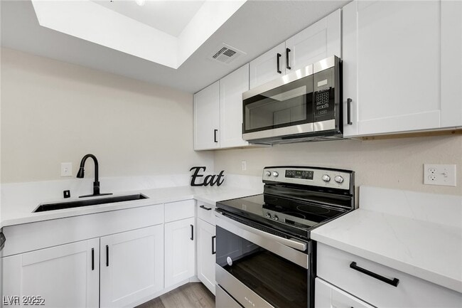 Building Photo - 5036 Newport Cove Dr