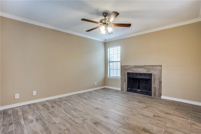 Foto del edificio - 4748 Old Bent Tree Ln