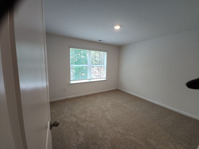 Building Photo - New Townhome for rent in N. Raleigh