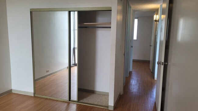 Foto del edificio - Nice 2bd, 1bath, 1pkg 700sqft unit . $2600