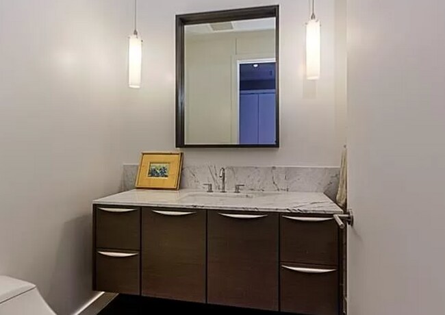 Foto del edificio - 2900 McKinnon St
