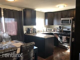 Foto del edificio - 5852 W Irving Park Rd