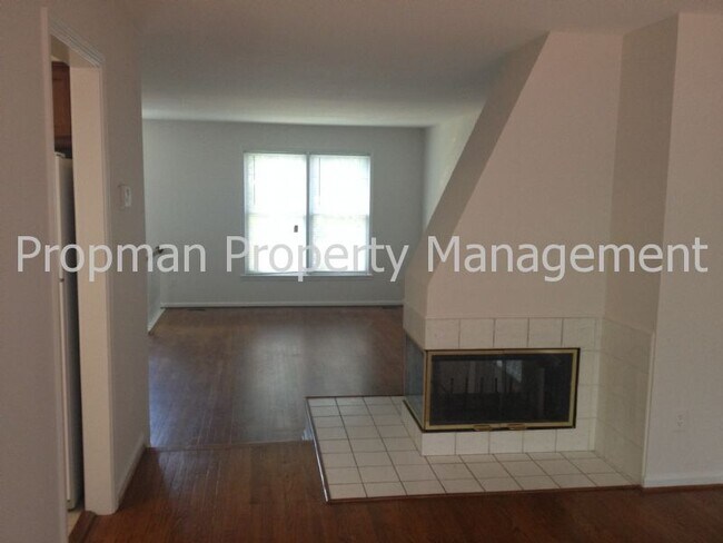 Building Photo - Great location Centreville, VA