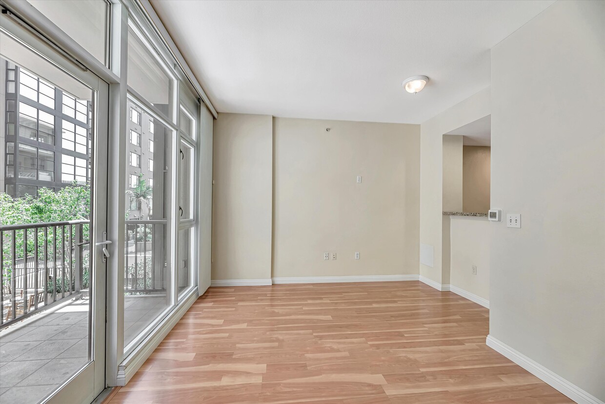 Foto principal - 530 K St