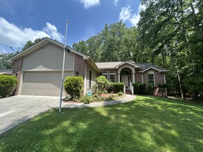 Building Photo - 129 Ivy Ln