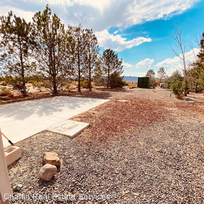 3 br, 2 bath House 5445 Tamarack Avenue House for Rent in Silver